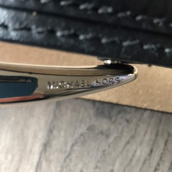 Michael Kors - Picture 2 of 4